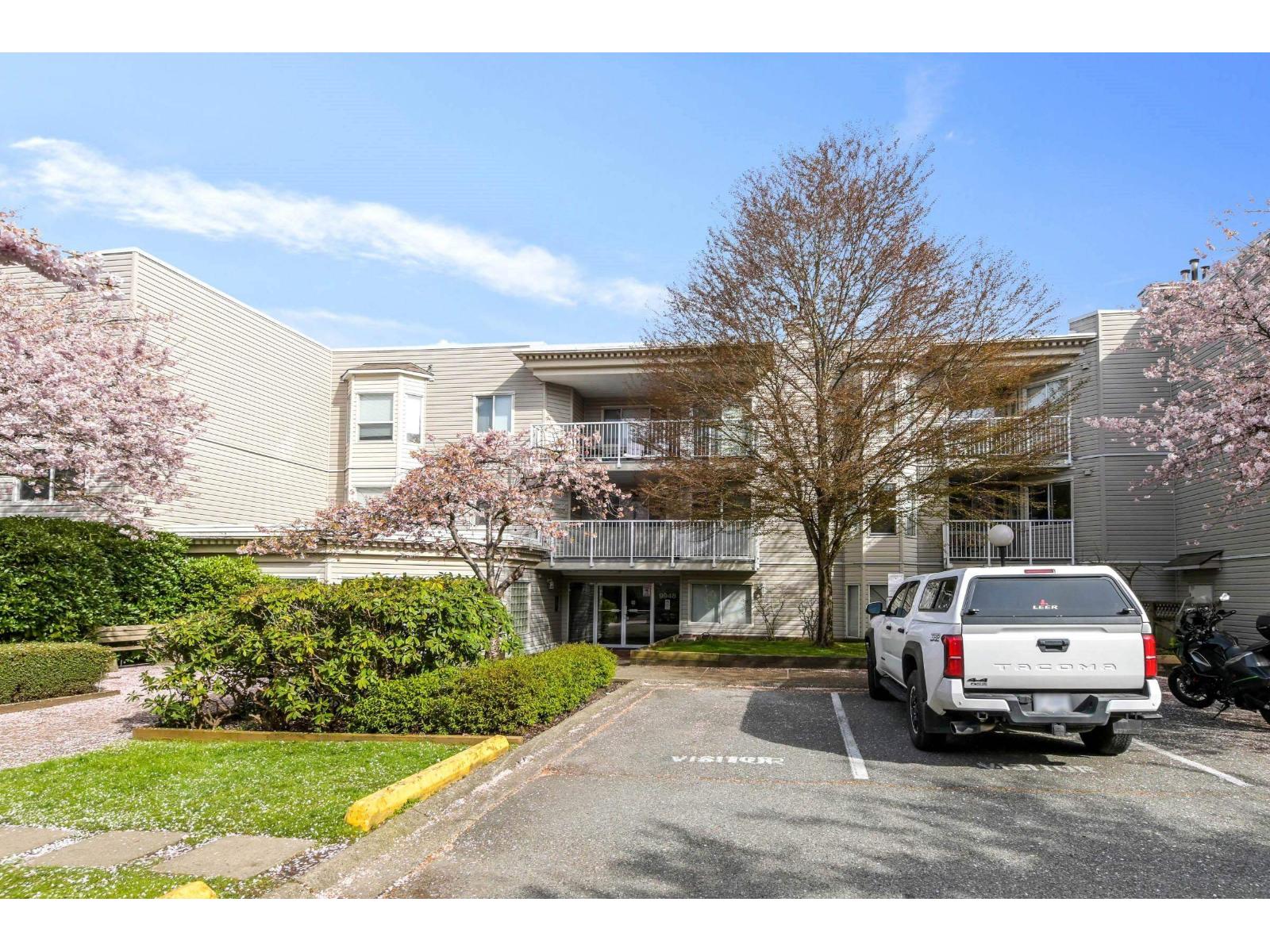 102 9948 151 Street, Surrey, British Columbia  V3R 0V6 - Photo 1 - R3108613