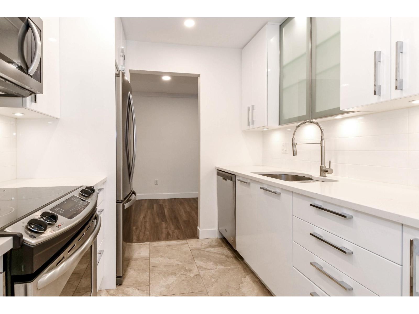 102 9948 151 Street, Surrey, British Columbia  V3R 0V6 - Photo 10 - R3108613