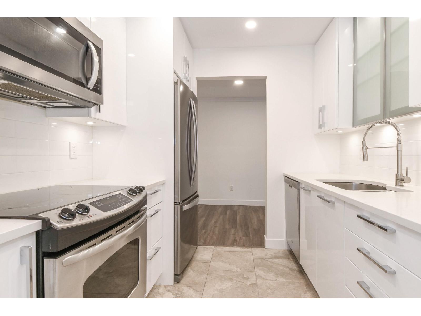 102 9948 151 Street, Surrey, British Columbia  V3R 0V6 - Photo 11 - R3108613