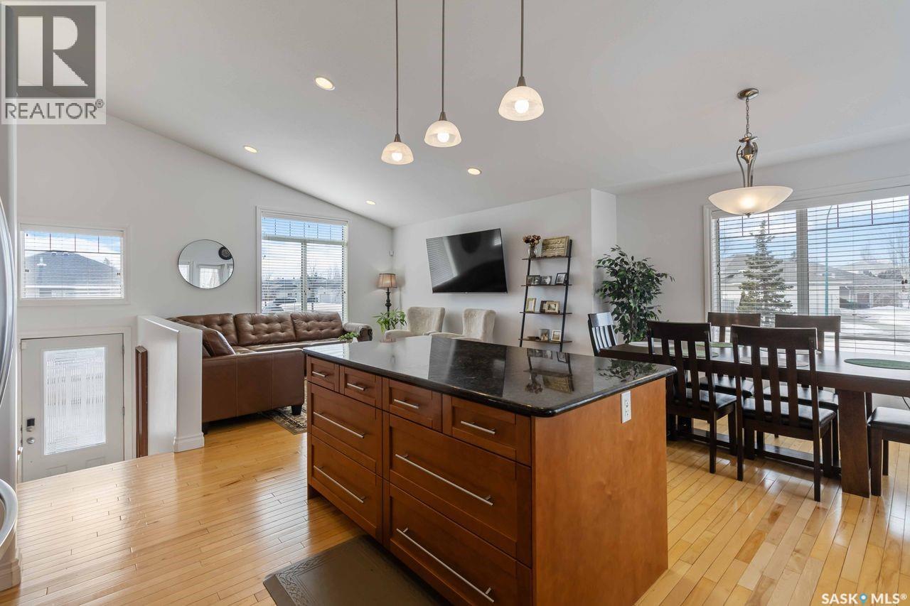 3 Briarvale Crescent, Saskatoon, Saskatchewan  S7V 1C5 - Photo 2 - SK032582