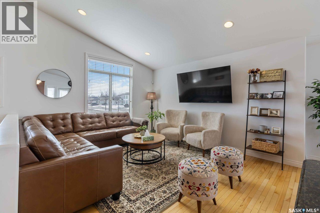 3 Briarvale Crescent, Saskatoon, Saskatchewan  S7V 1C5 - Photo 3 - SK032582