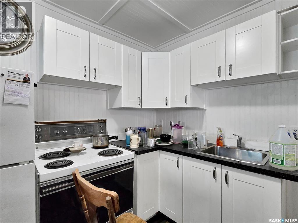 203 U Avenue S, Saskatoon, Saskatchewan  S7M 1R8 - Photo 3 - SK032528