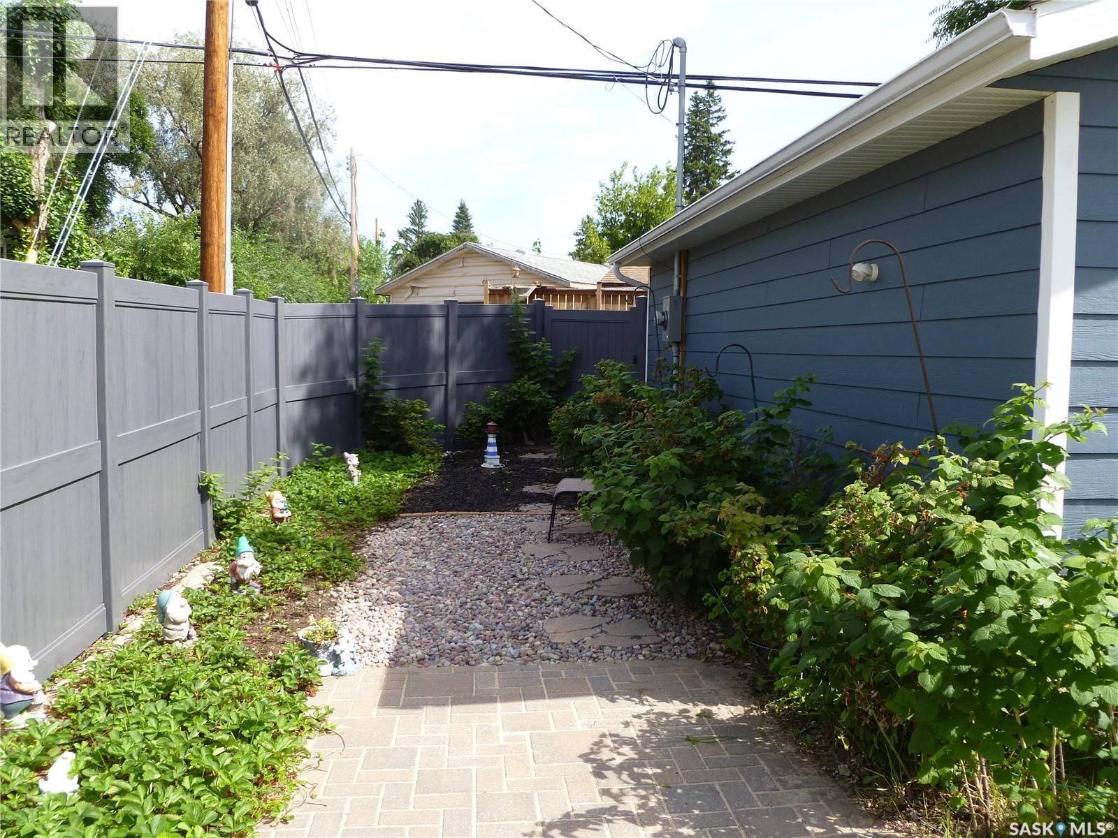 119 Spinks Drive, Saskatoon, Saskatchewan  S7H 4G8 - Photo 36 - SK032477