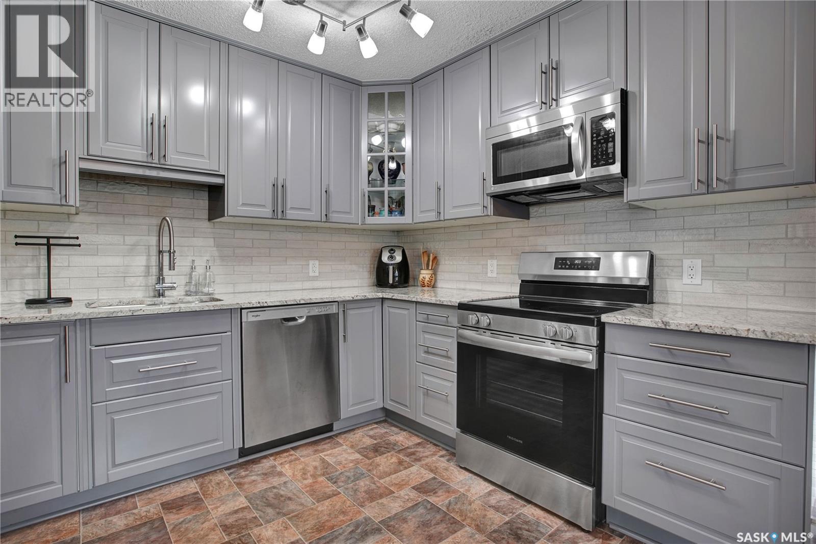 119 Spinks Drive, Saskatoon, Saskatchewan  S7H 4G8 - Photo 8 - SK032477