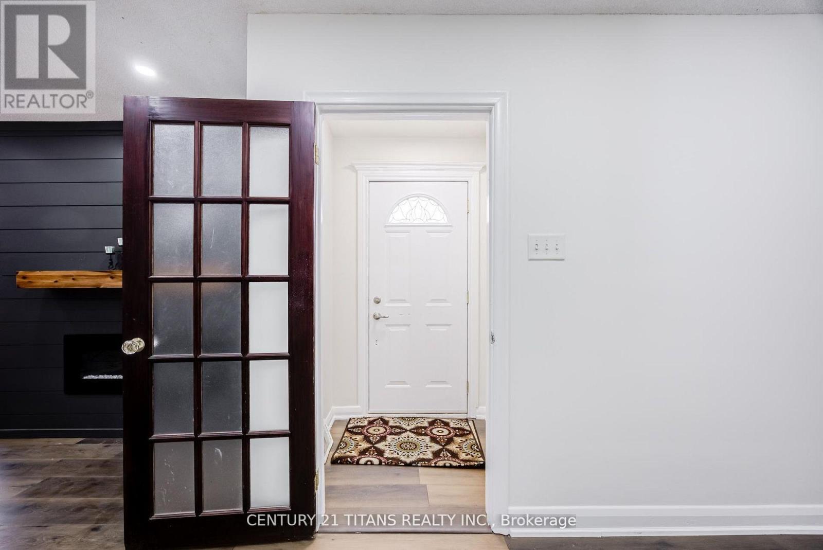 405 Anderson Street, Whitby, Ontario  L1N 3V8 - Photo 8 - E12982498