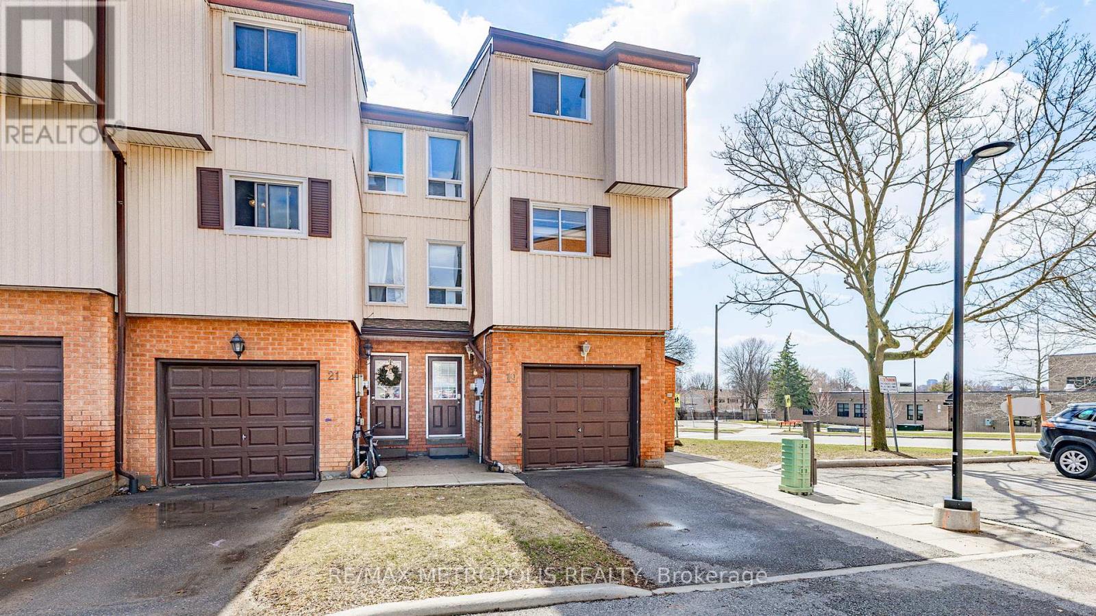 19 - 601 Galahad Drive, Oshawa, Ontario  L1K 1L9 - Photo 2 - E12982554