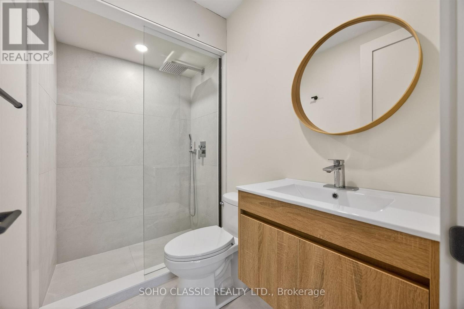 2nd Floor - 23 Fernwood Park Avenue, Toronto, Ontario  M4E 3E9 - Photo 6 - E12982624