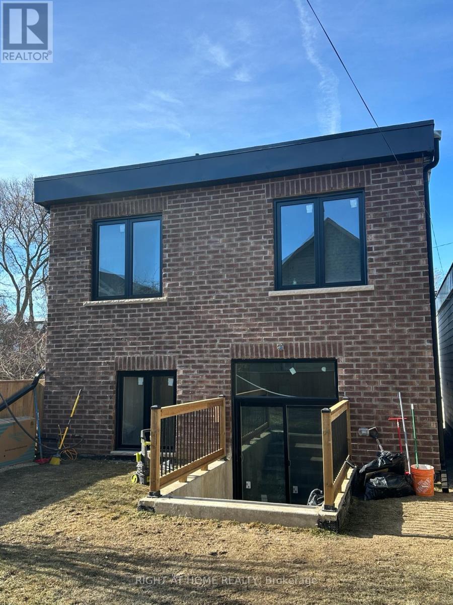 LANEWAY SUITE - 94 BARRINGTON AVENUE, Toronto, Ontario