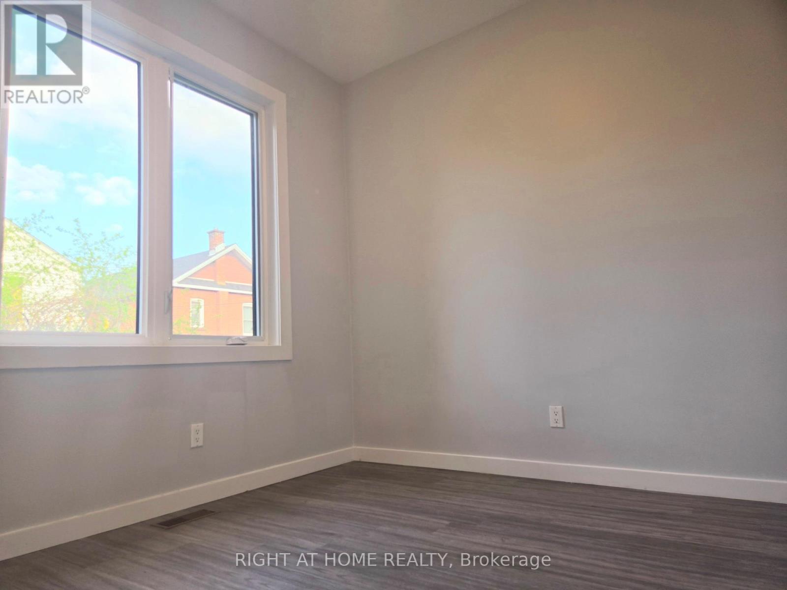 Laneway Suite - 94 Barrington Avenue, Toronto (Crescent Town), Ontario  M4C 4Z1 - Photo 10 - E12982706