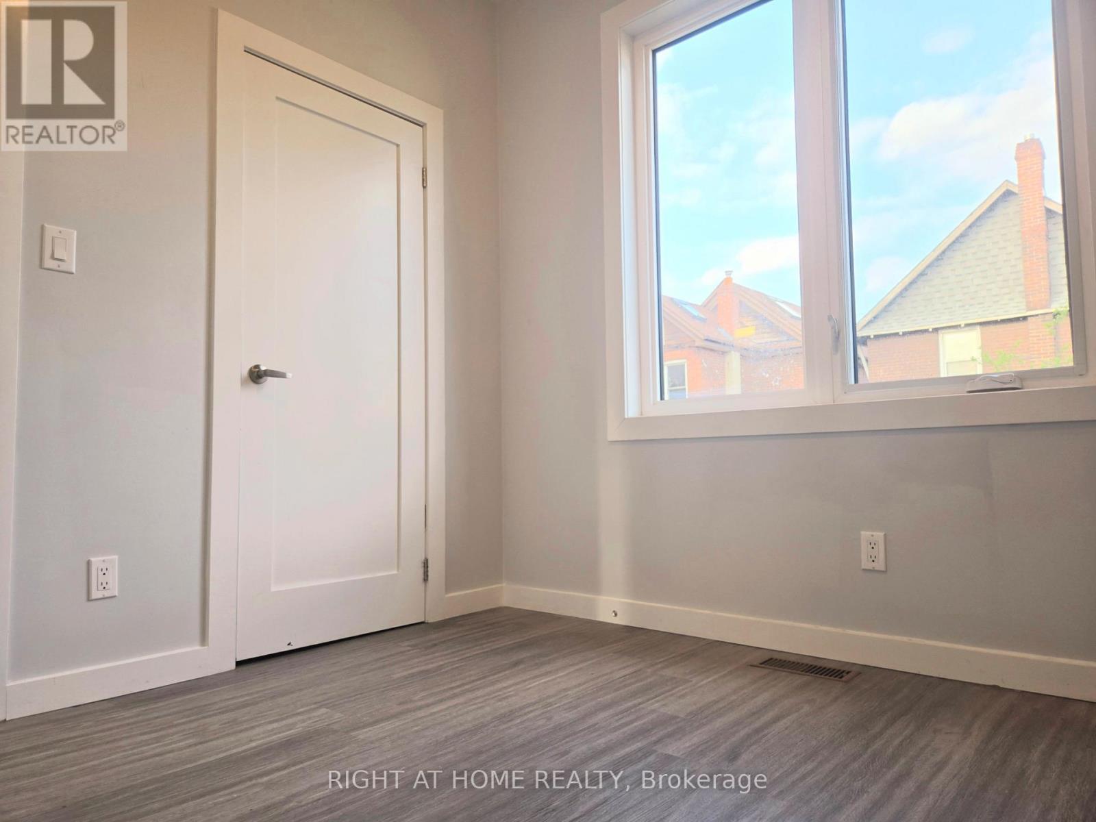 Laneway Suite - 94 Barrington Avenue, Toronto (Crescent Town), Ontario  M4C 4Z1 - Photo 11 - E12982706