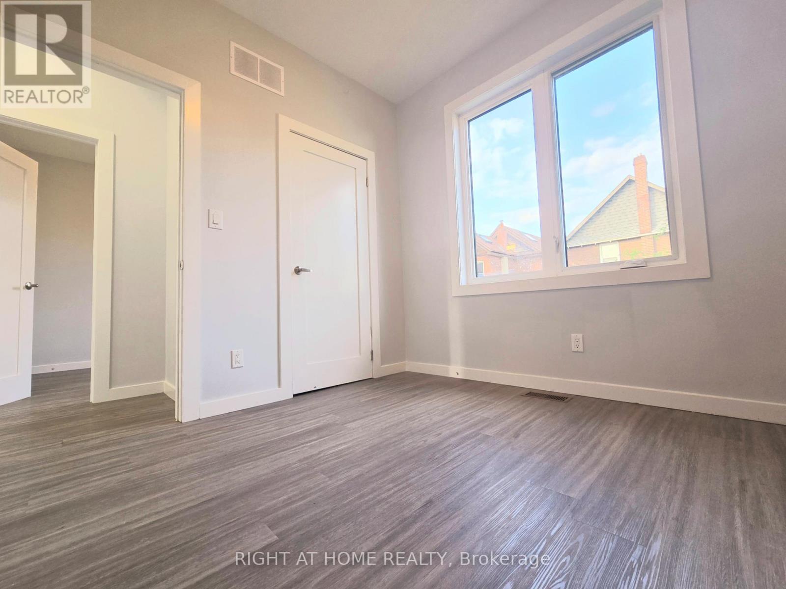 Laneway Suite - 94 Barrington Avenue, Toronto (Crescent Town), Ontario  M4C 4Z1 - Photo 15 - E12982706