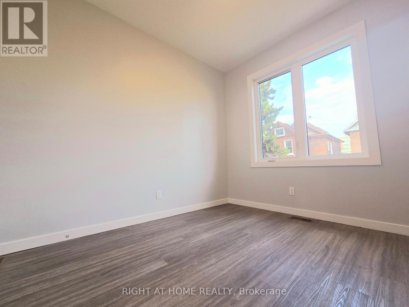 Laneway Suite - 94 Barrington Avenue, Toronto (Crescent Town), Ontario  M4C 4Z1 - Photo 16 - E12982706