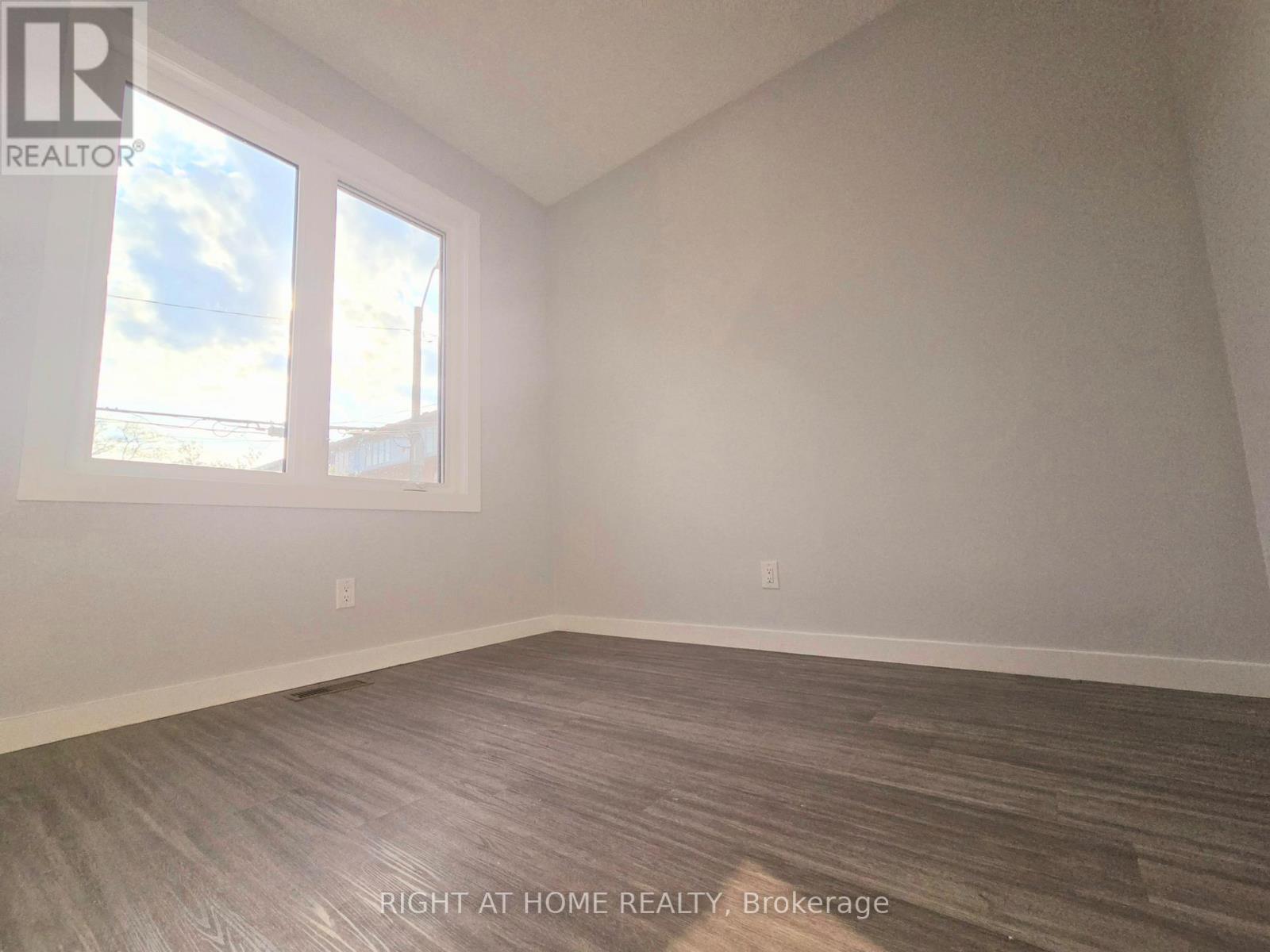 Laneway Suite - 94 Barrington Avenue, Toronto (Crescent Town), Ontario  M4C 4Z1 - Photo 18 - E12982706