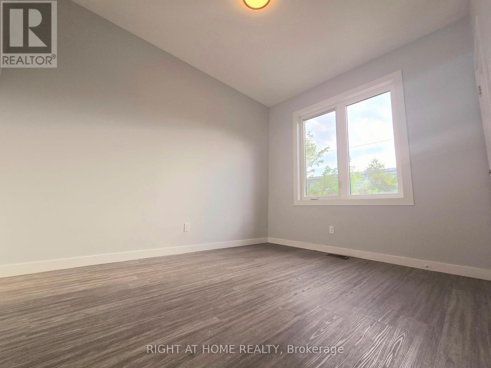 Laneway Suite - 94 Barrington Avenue, Toronto (Crescent Town), Ontario  M4C 4Z1 - Photo 21 - E12982706