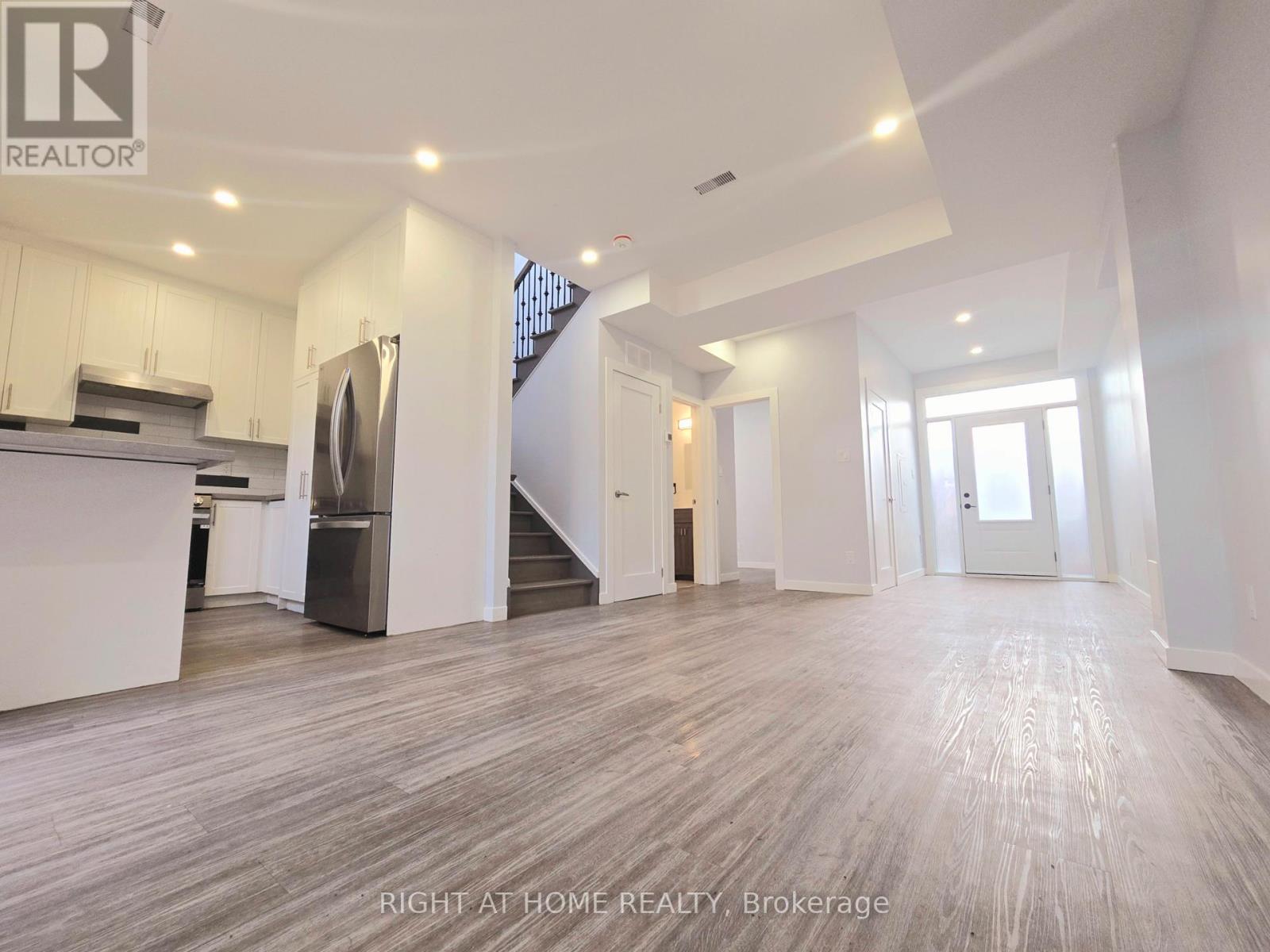 Laneway Suite - 94 Barrington Avenue, Toronto (Crescent Town), Ontario  M4C 4Z1 - Photo 3 - E12982706