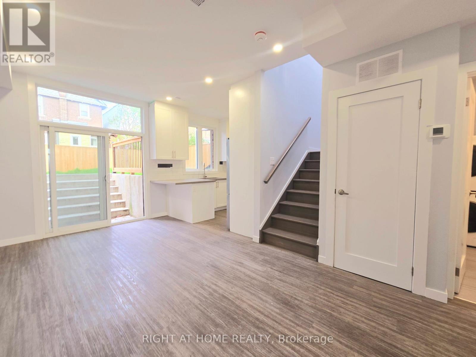 Laneway Suite - 94 Barrington Avenue, Toronto (Crescent Town), Ontario  M4C 4Z1 - Photo 4 - E12982706