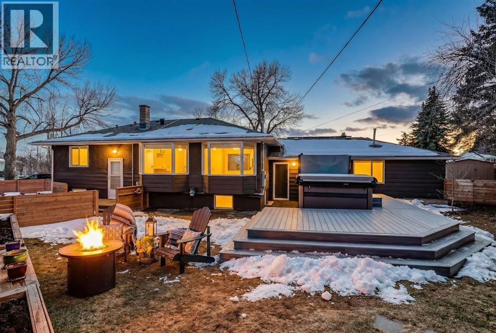 48 Carnarvon Way NW, Calgary, Alberta  T2K 1W4 - Photo 17 - A2299371