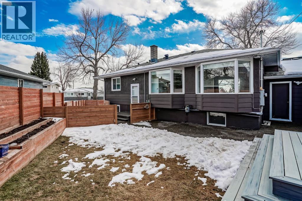 48 Carnarvon Way NW, Calgary, Alberta  T2K 1W4 - Photo 37 - A2299371