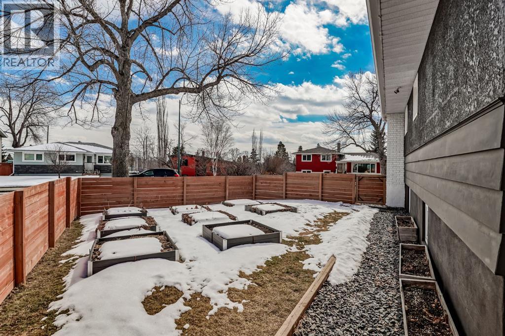 48 Carnarvon Way NW, Calgary, Alberta  T2K 1W4 - Photo 40 - A2299371