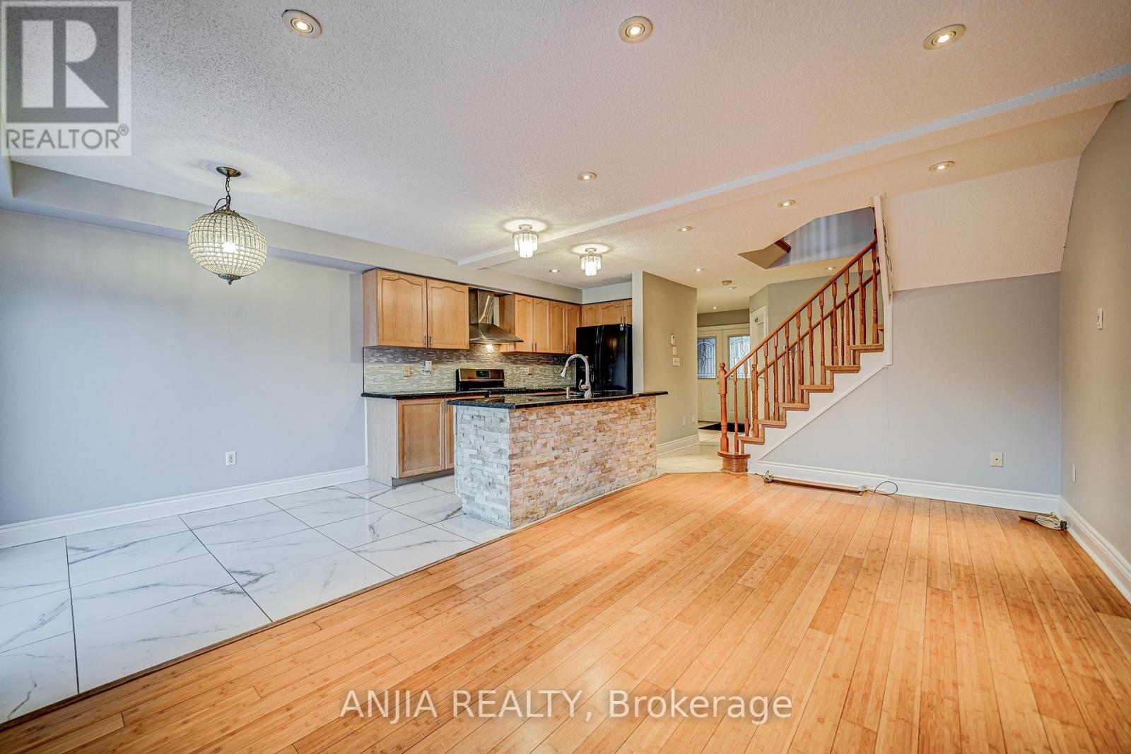 146 Billingsley Crescent, Markham, Ontario  L3S 4P4 - Photo 10 - N12982494