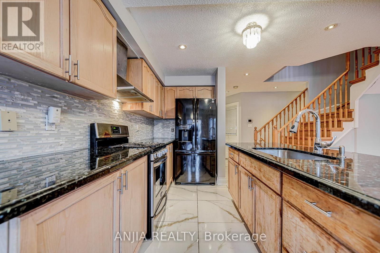 146 Billingsley Crescent, Markham, Ontario  L3S 4P4 - Photo 12 - N12982494