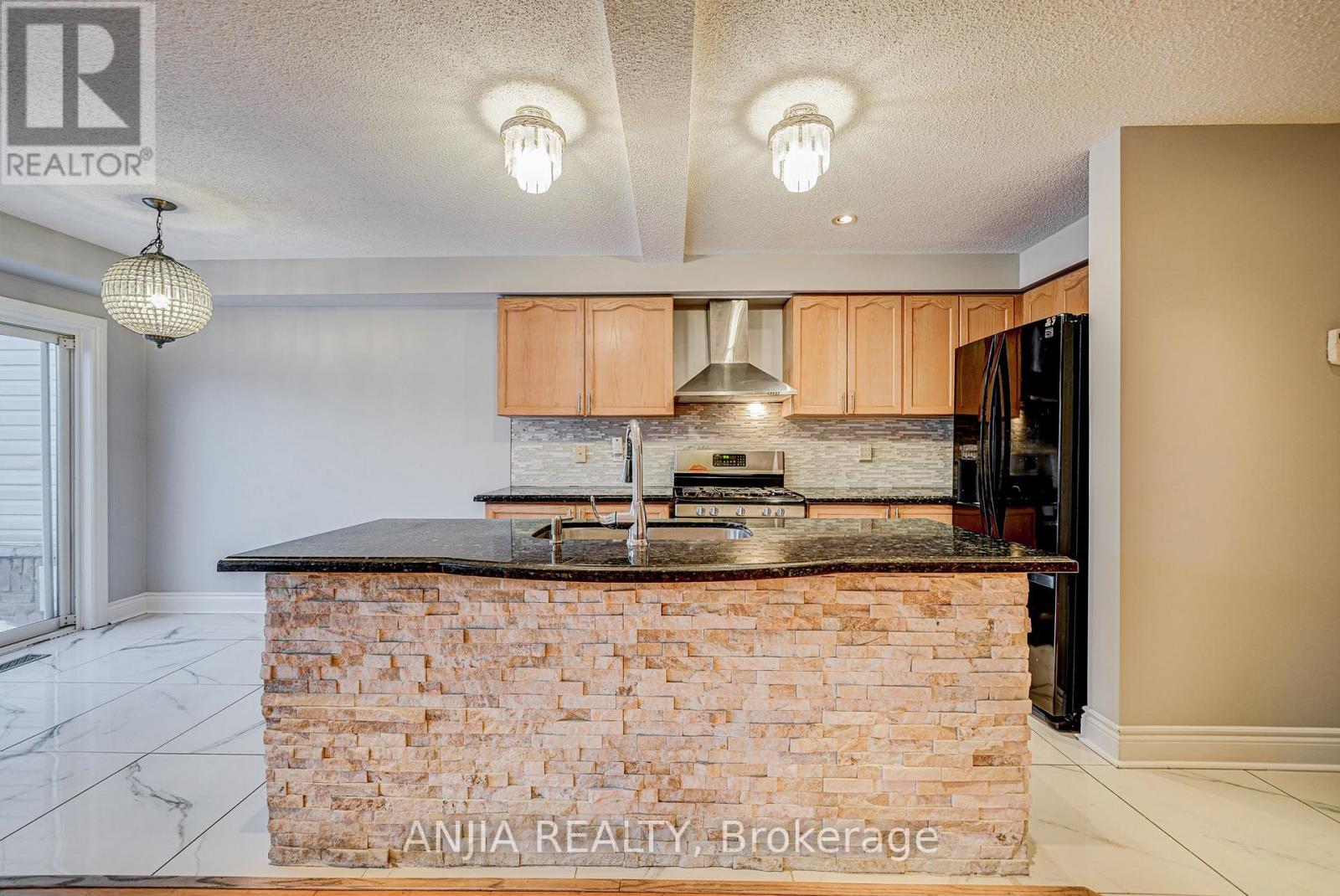 146 Billingsley Crescent, Markham, Ontario  L3S 4P4 - Photo 15 - N12982494