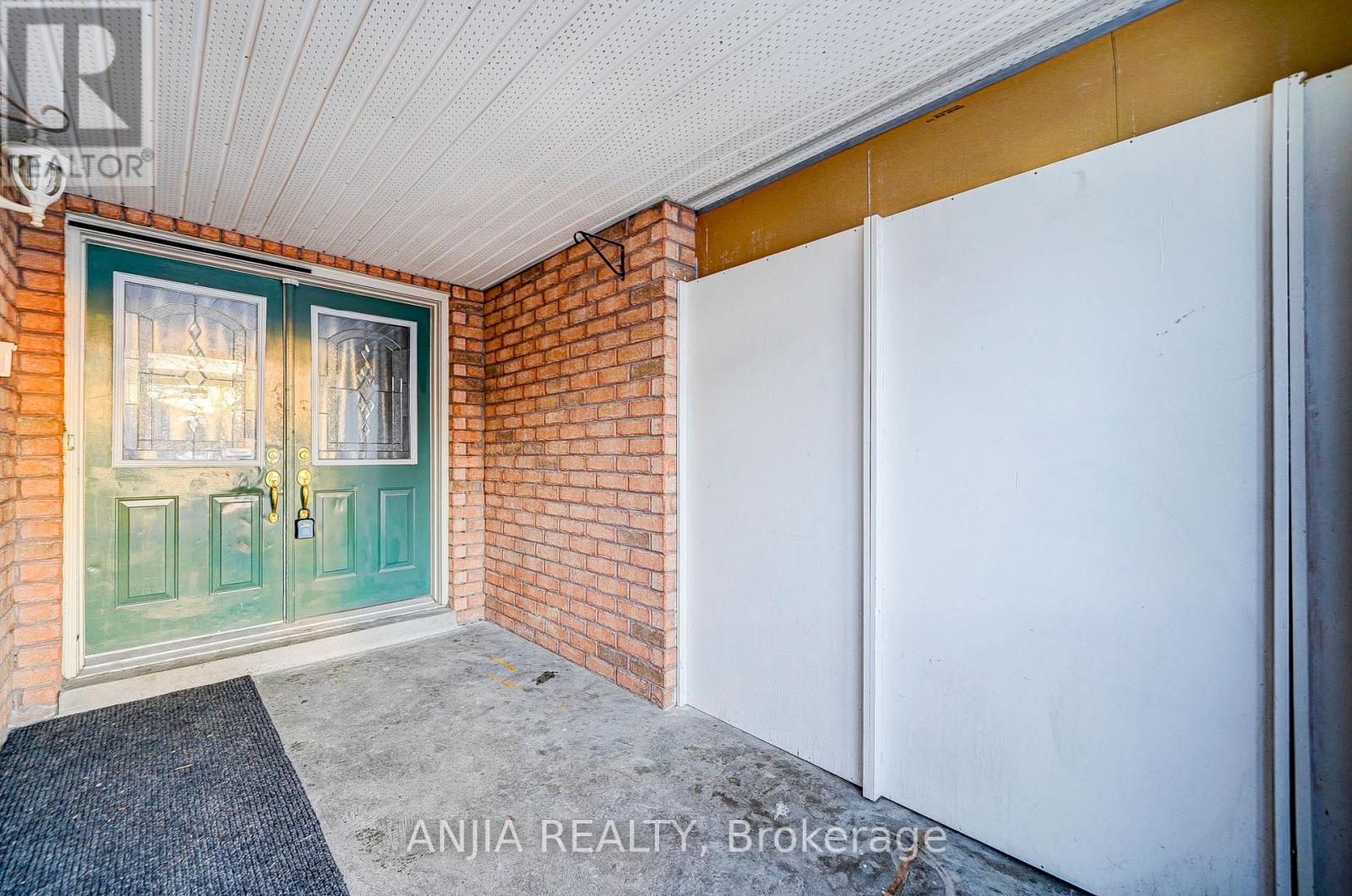 146 Billingsley Crescent, Markham, Ontario  L3S 4P4 - Photo 3 - N12982494