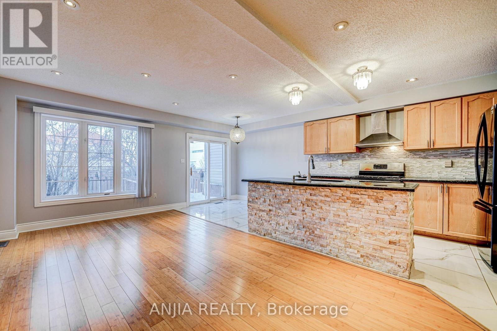 146 Billingsley Crescent, Markham, Ontario  L3S 4P4 - Photo 9 - N12982494