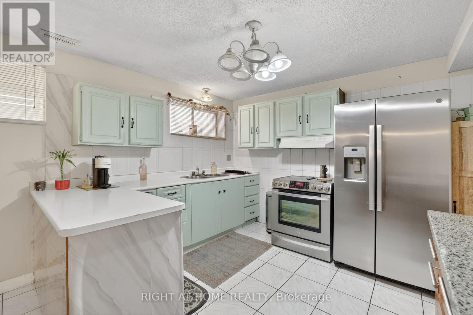 56 Birch Avenue, Richmond Hill, Ontario  L4C 6C6 - Photo 21 - N12982504