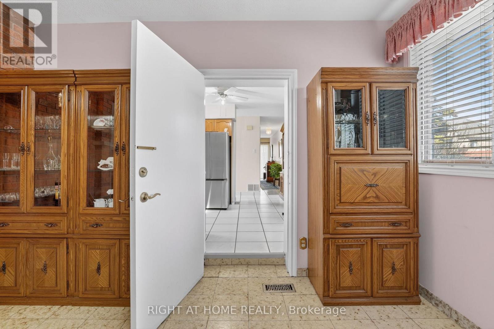 56 Birch Avenue, Richmond Hill, Ontario  L4C 6C6 - Photo 23 - N12982504