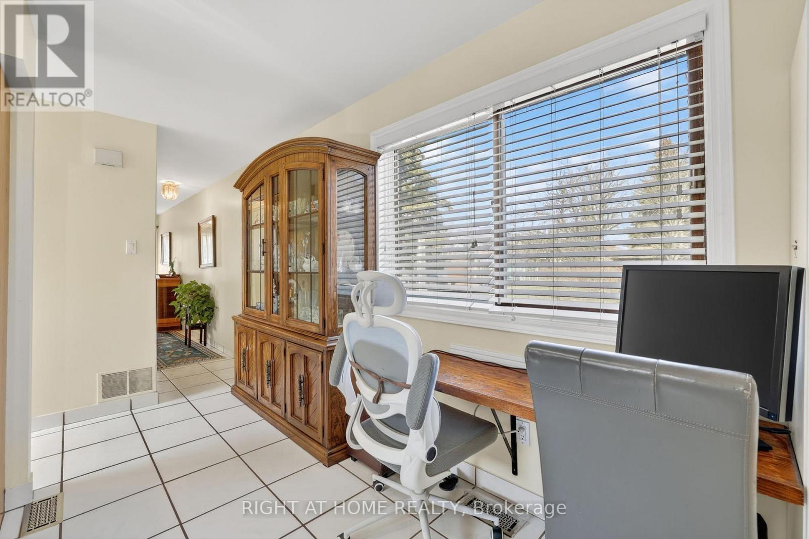 56 Birch Avenue, Richmond Hill, Ontario  L4C 6C6 - Photo 25 - N12982504