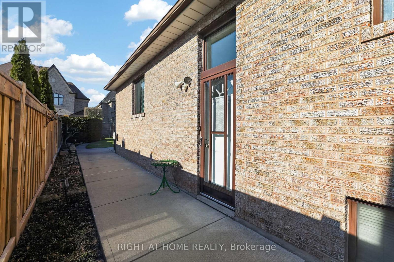 56 Birch Avenue, Richmond Hill, Ontario  L4C 6C6 - Photo 29 - N12982504