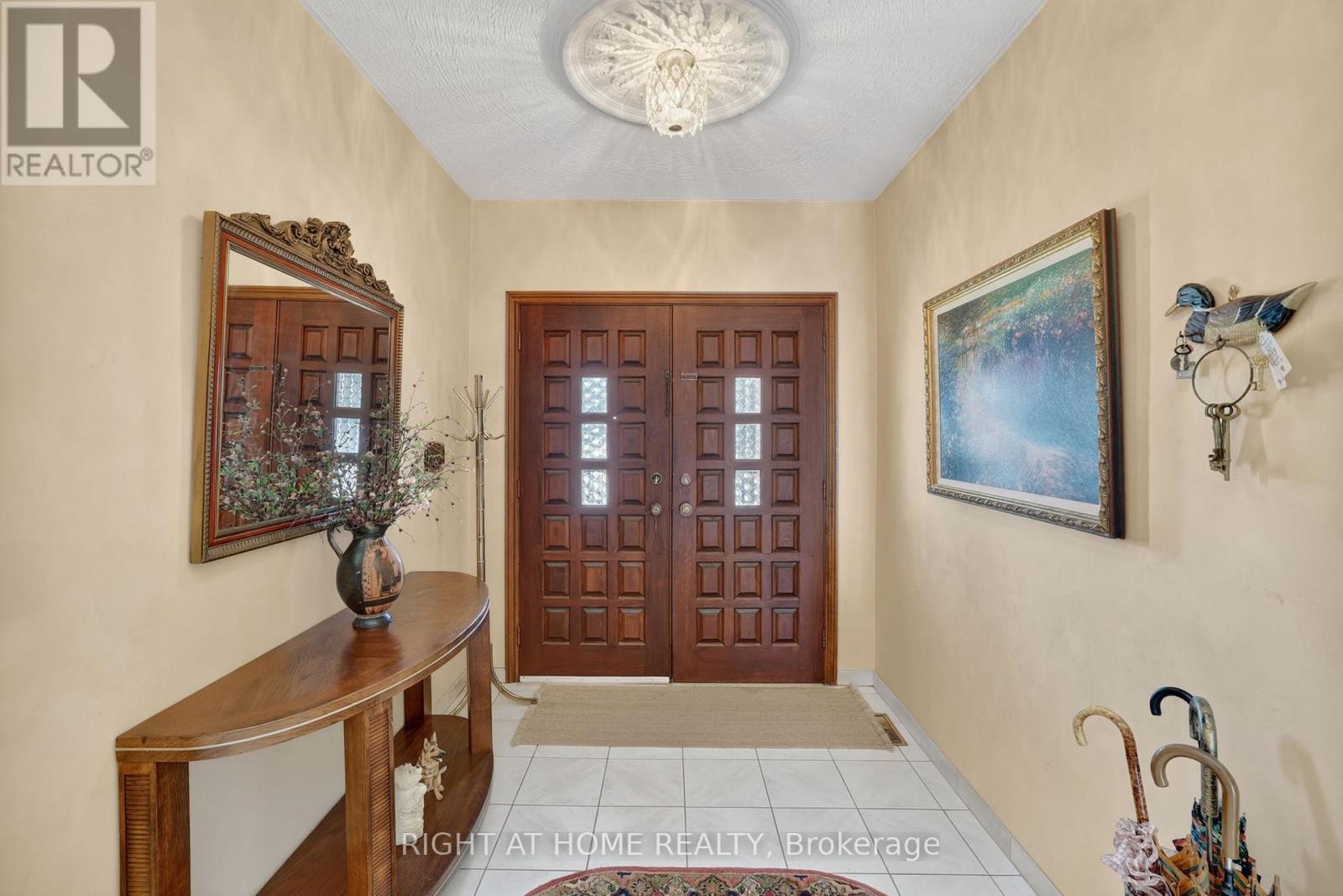 56 Birch Avenue, Richmond Hill, Ontario  L4C 6C6 - Photo 3 - N12982504