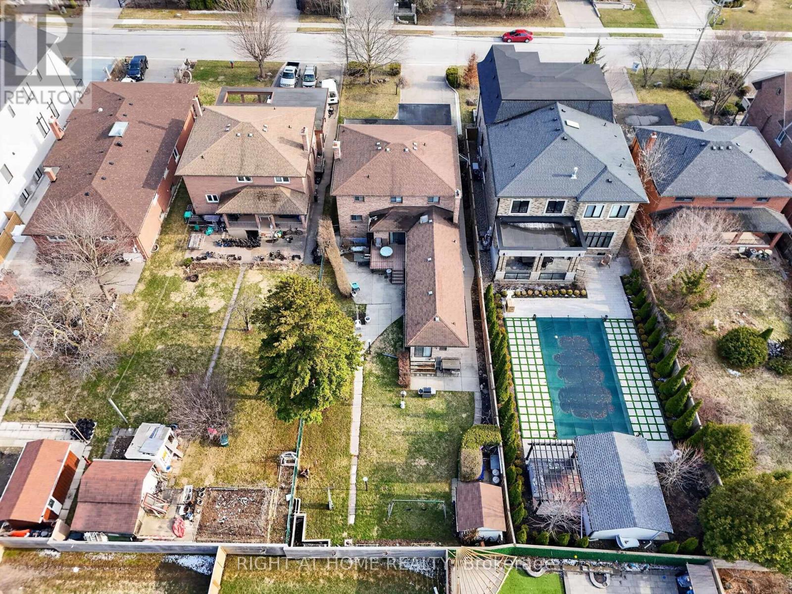 56 Birch Avenue, Richmond Hill, Ontario  L4C 6C6 - Photo 44 - N12982504