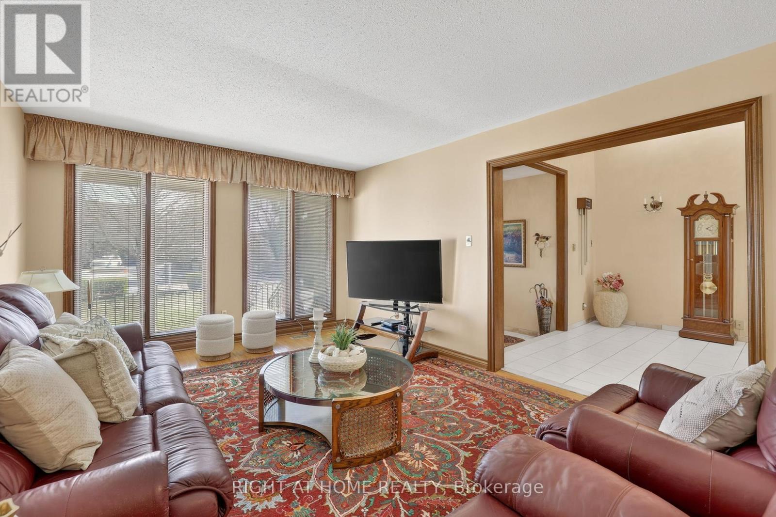 56 Birch Avenue, Richmond Hill, Ontario  L4C 6C6 - Photo 5 - N12982504