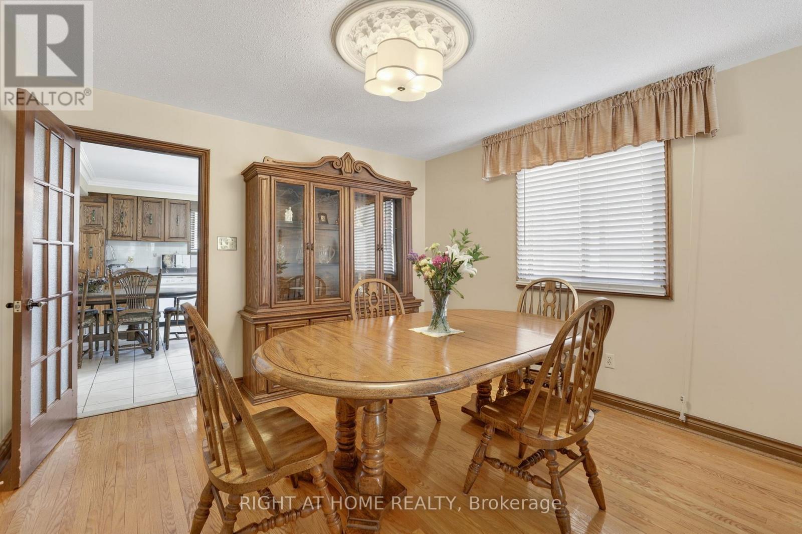 56 Birch Avenue, Richmond Hill, Ontario  L4C 6C6 - Photo 7 - N12982504