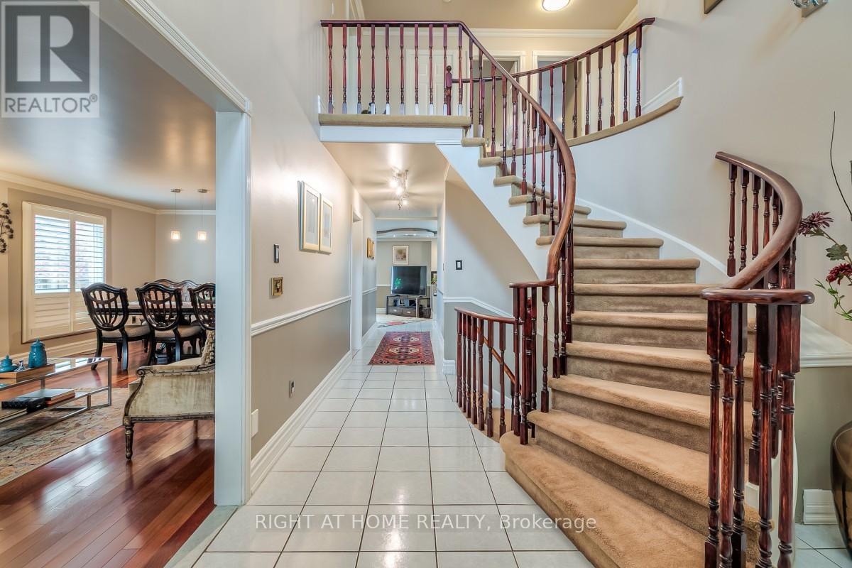 160 Carrington Drive, Richmond Hill, Ontario  L4C 7Y8 - Photo 7 - N12982518