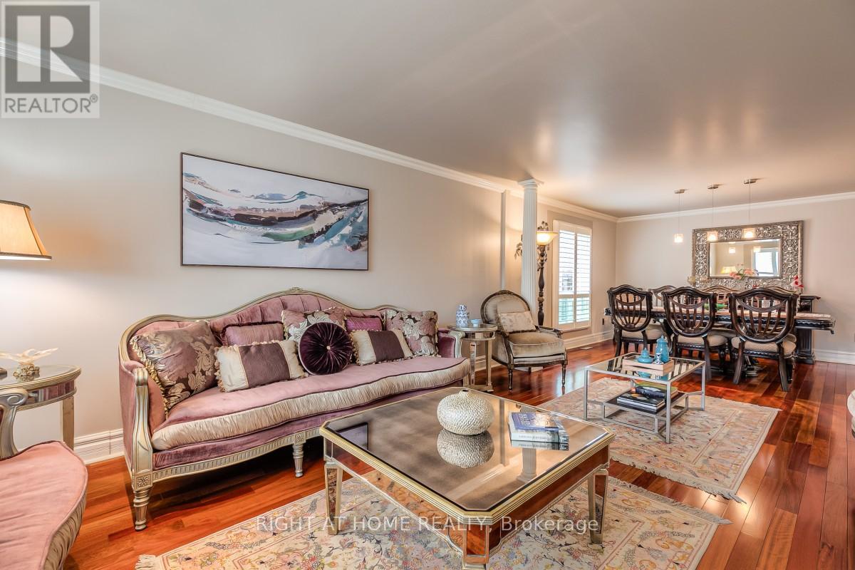 160 Carrington Drive, Richmond Hill, Ontario  L4C 7Y8 - Photo 9 - N12982518