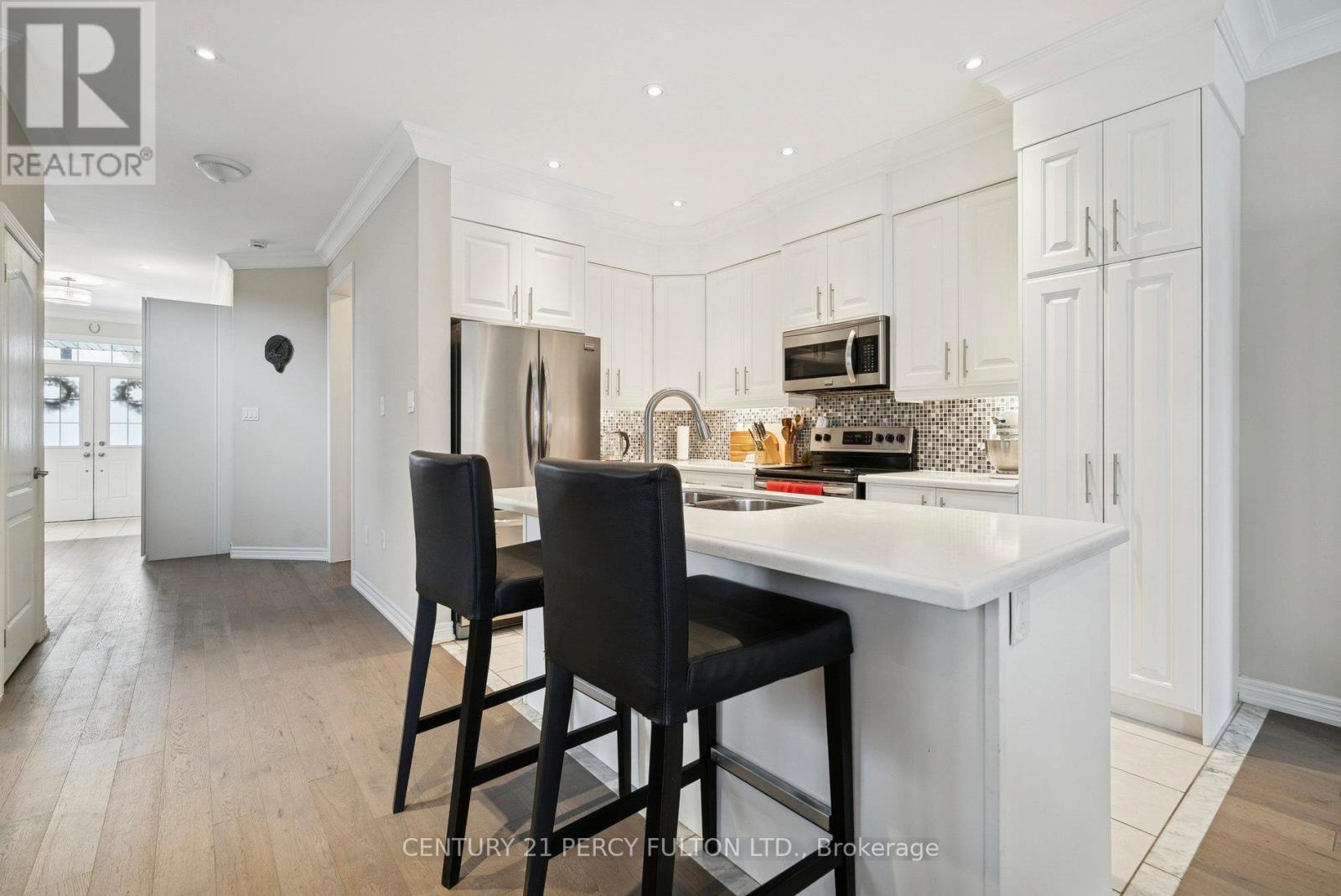 2 Prosser Crescent, Georgina, Ontario  L0E 1R0 - Photo 13 - N12982592