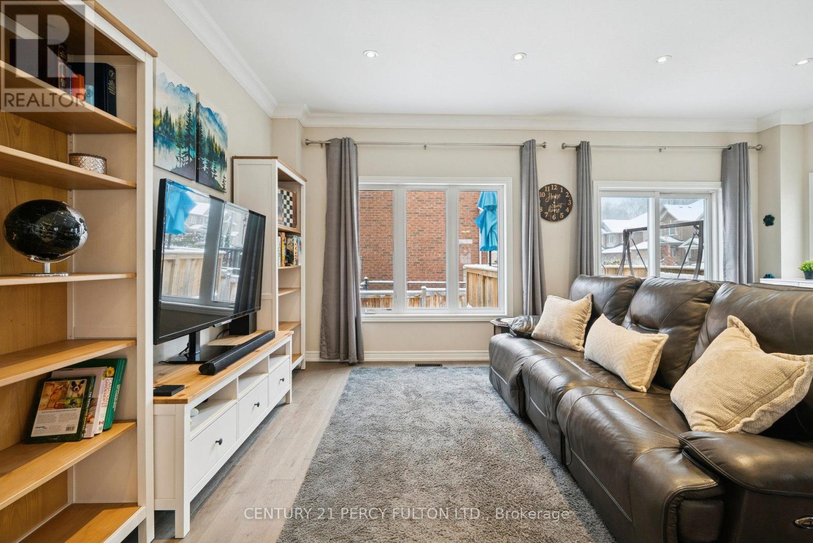 2 Prosser Crescent, Georgina, Ontario  L0E 1R0 - Photo 19 - N12982592