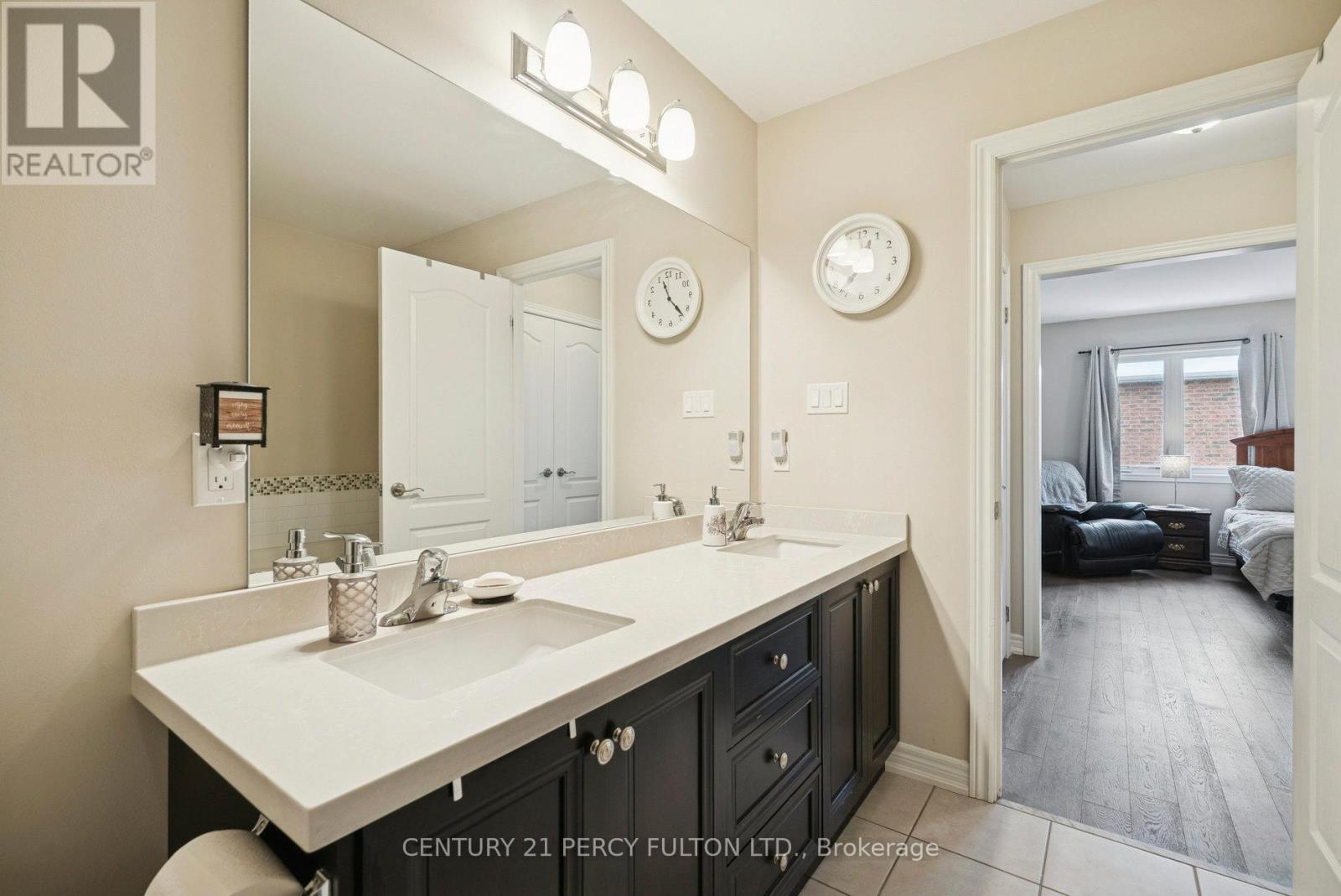 2 Prosser Crescent, Georgina, Ontario  L0E 1R0 - Photo 25 - N12982592