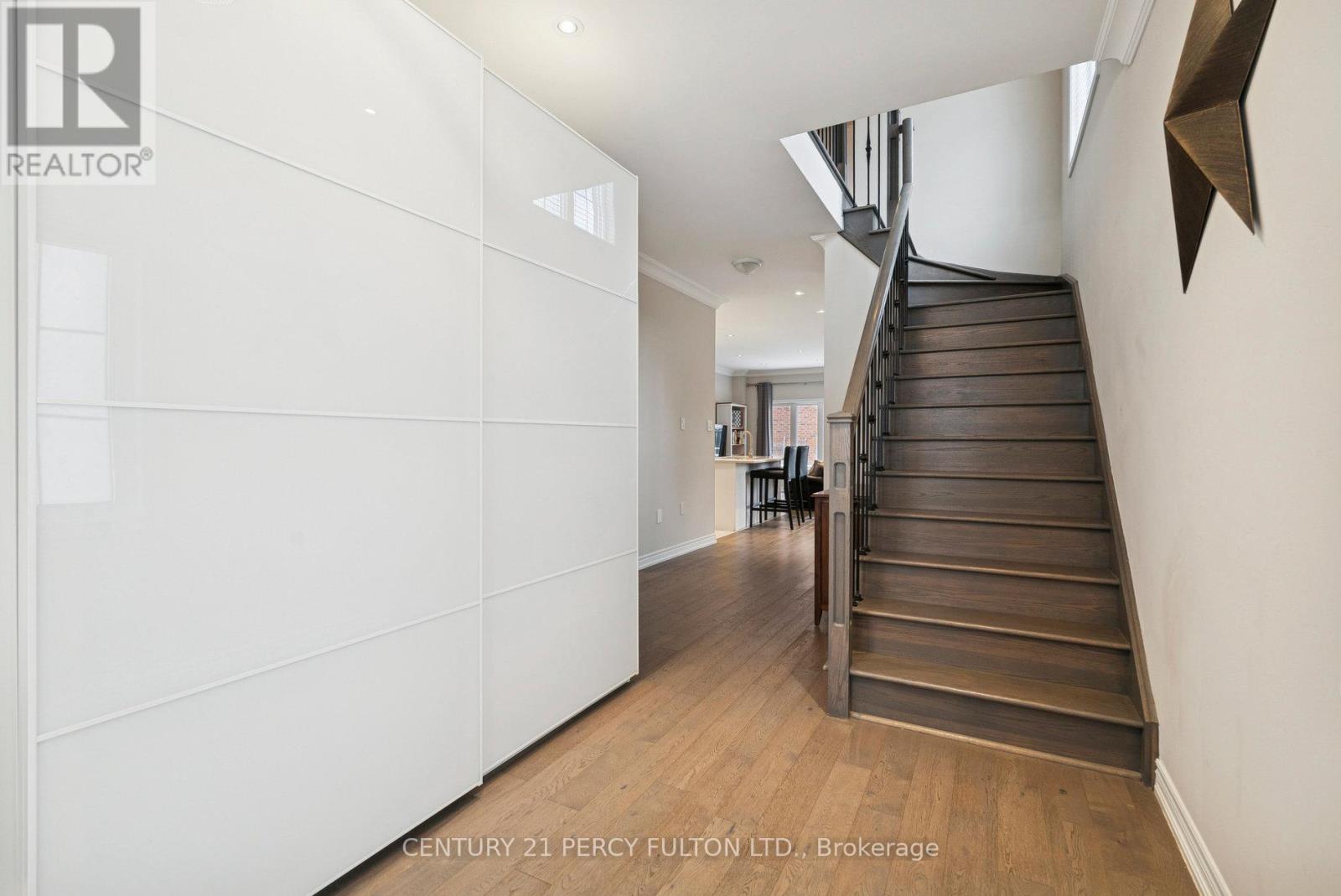 2 Prosser Crescent, Georgina, Ontario  L0E 1R0 - Photo 6 - N12982592