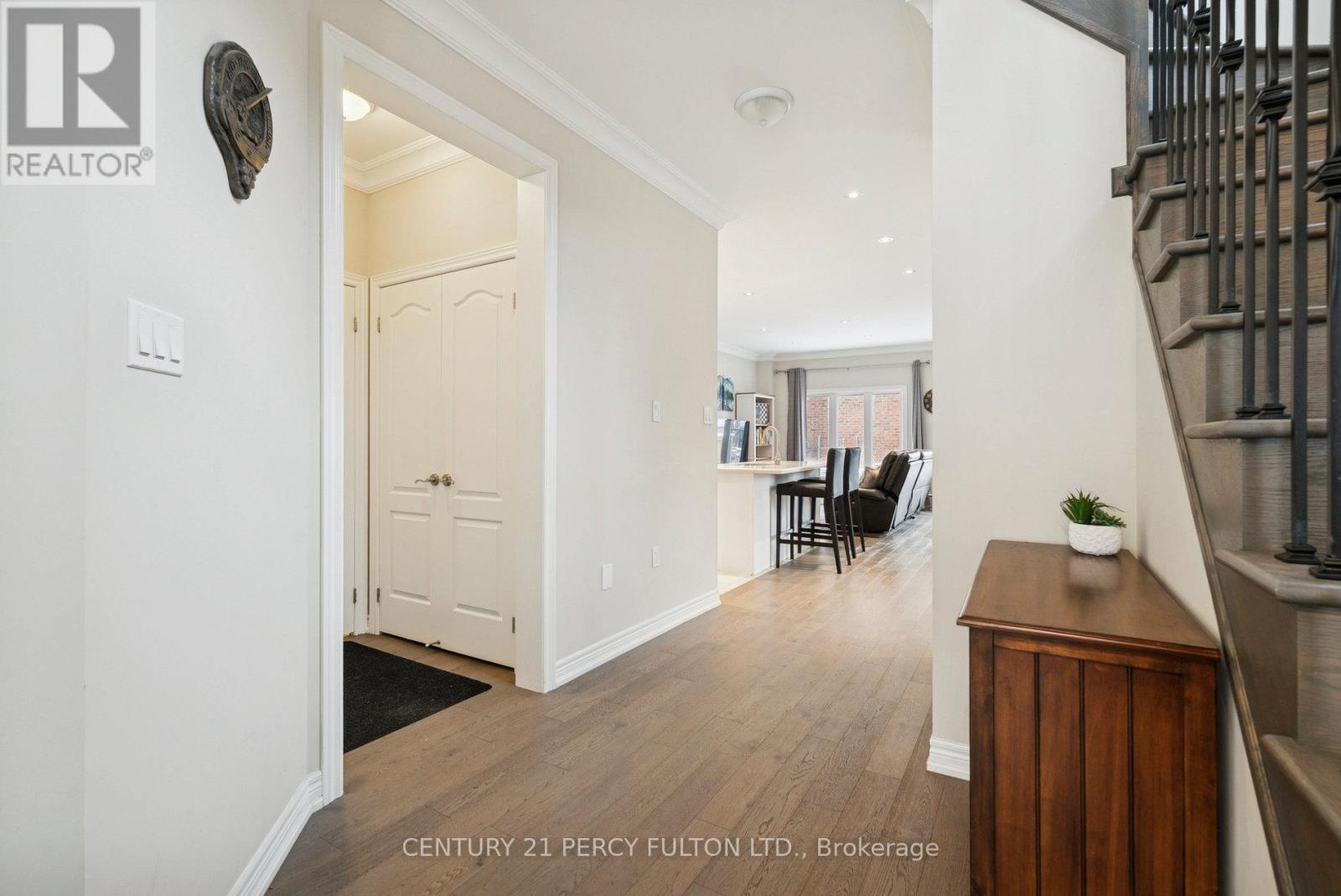 2 Prosser Crescent, Georgina, Ontario  L0E 1R0 - Photo 7 - N12982592