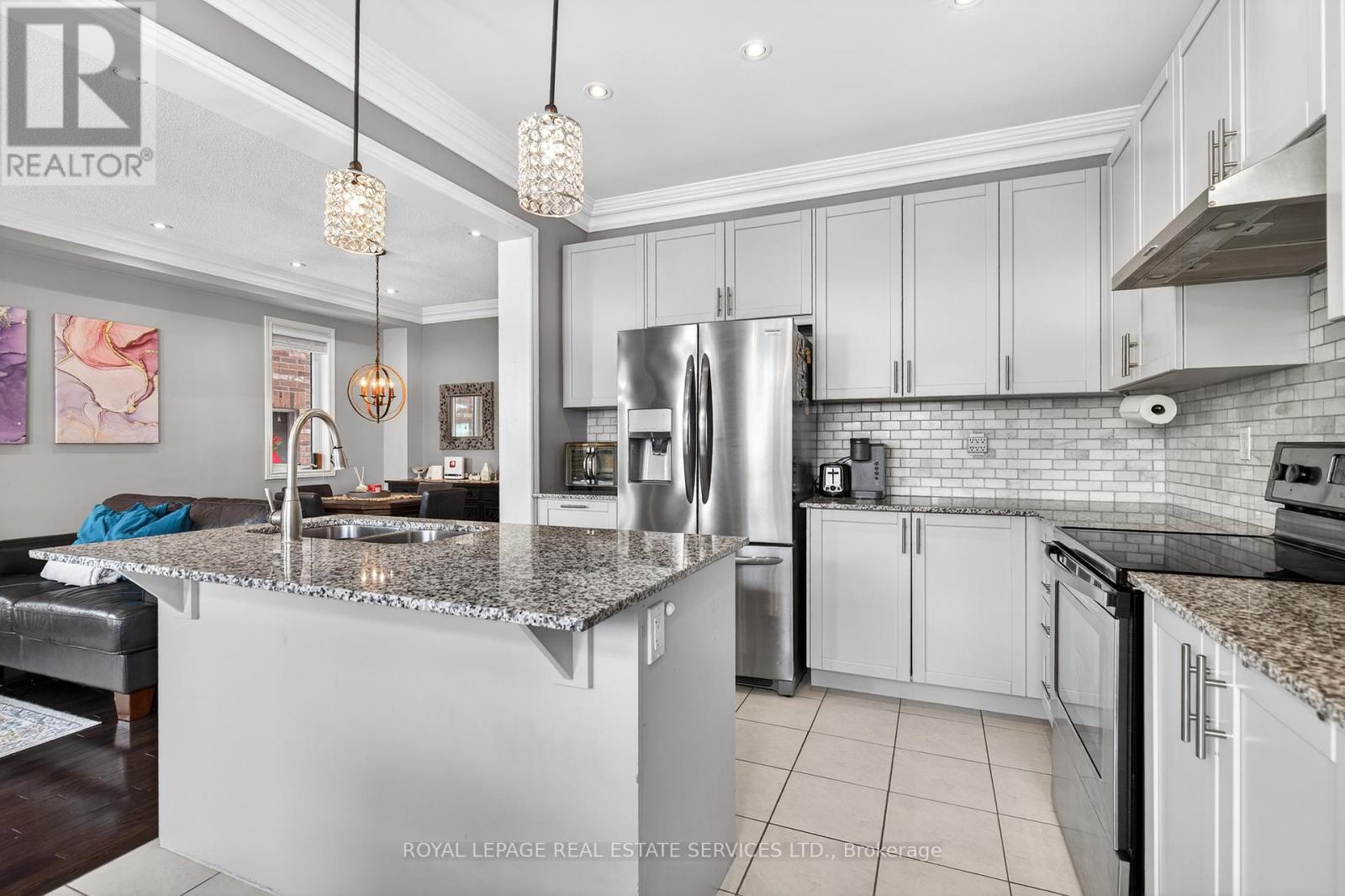 305 Moody Drive, Vaughan, Ontario  L4H 3Z6 - Photo 13 - N12982612