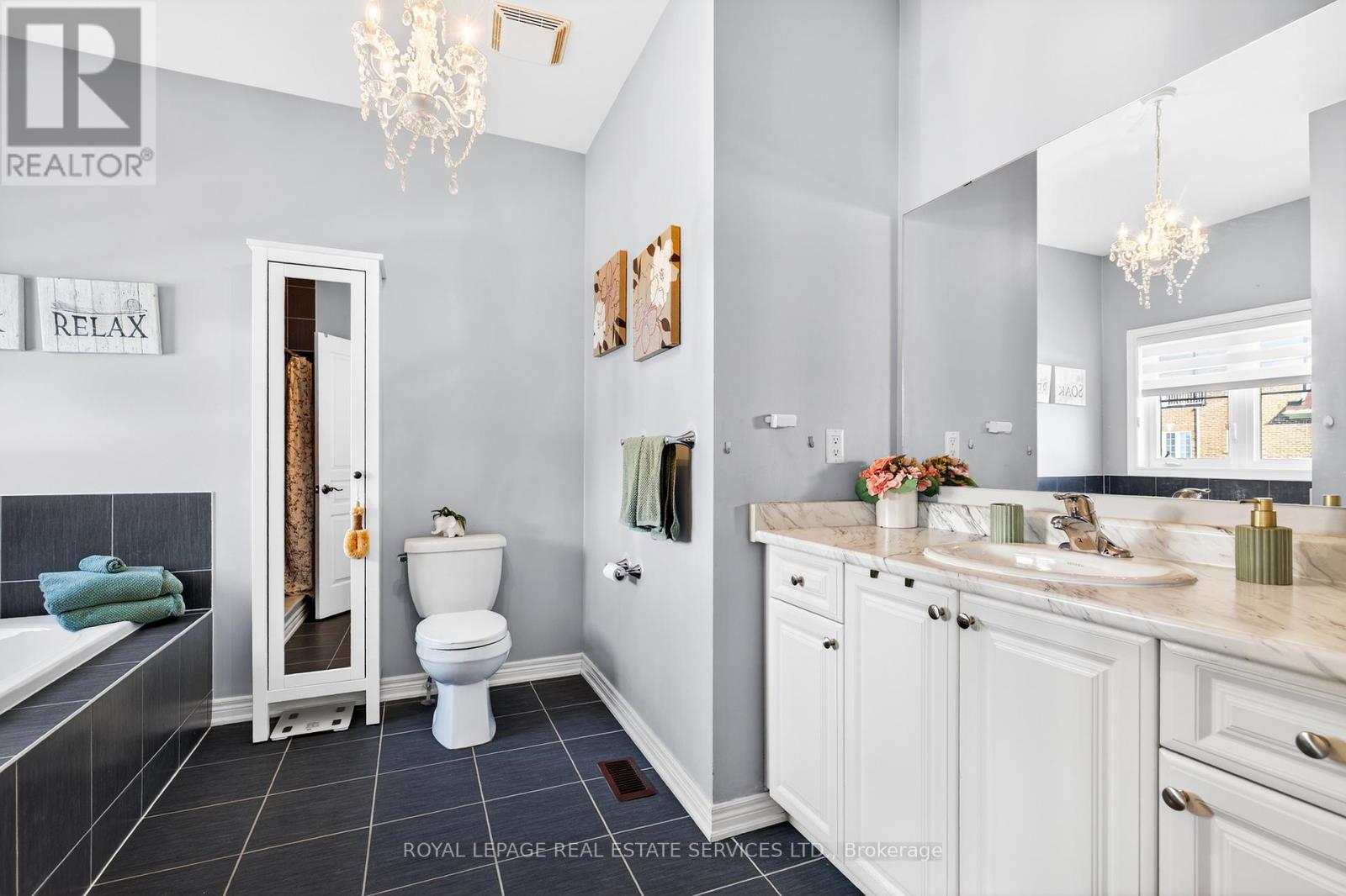 305 Moody Drive, Vaughan, Ontario  L4H 3Z6 - Photo 22 - N12982612