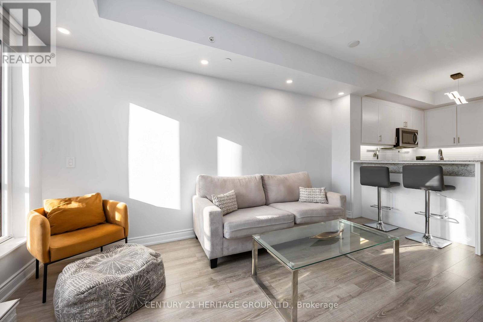 201 - 9618 Yonge Street, Richmond Hill, Ontario  L4C 0X5 - Photo 16 - N12982632