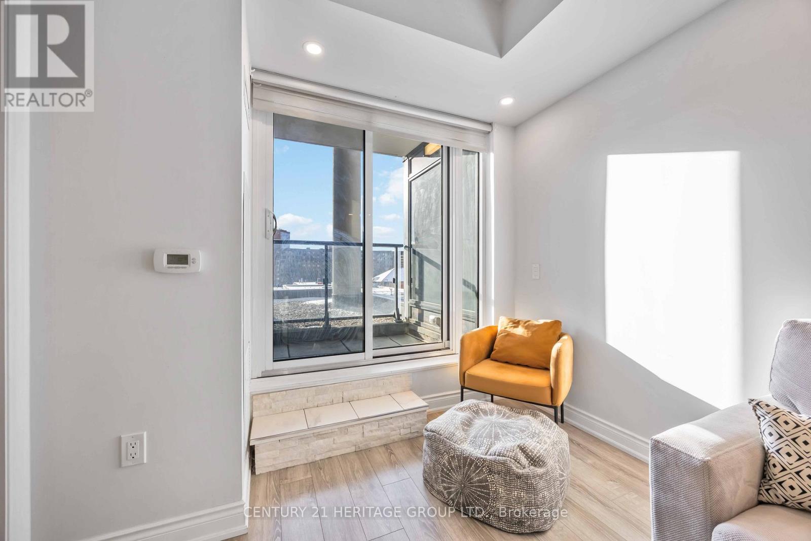 201 - 9618 Yonge Street, Richmond Hill, Ontario  L4C 0X5 - Photo 18 - N12982632