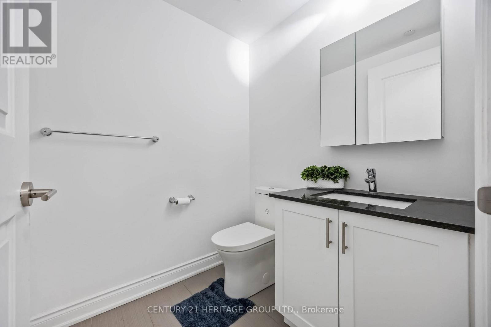 201 - 9618 Yonge Street, Richmond Hill, Ontario  L4C 0X5 - Photo 8 - N12982632