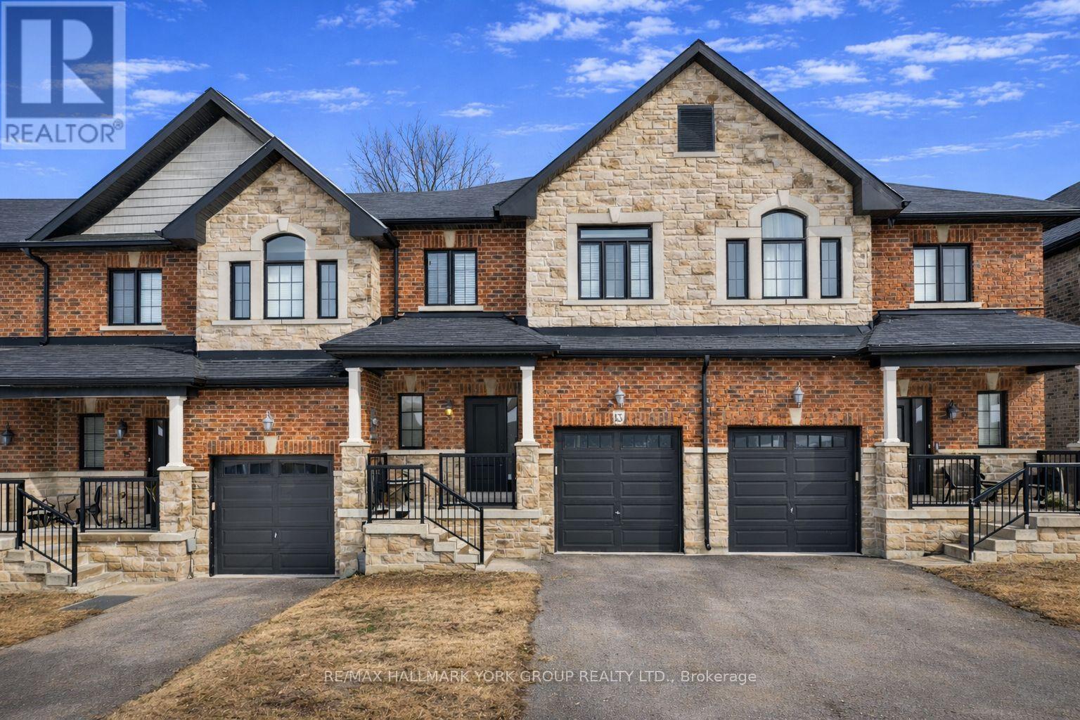 13 CHARMUSE LANE, East Gwillimbury, Ontario