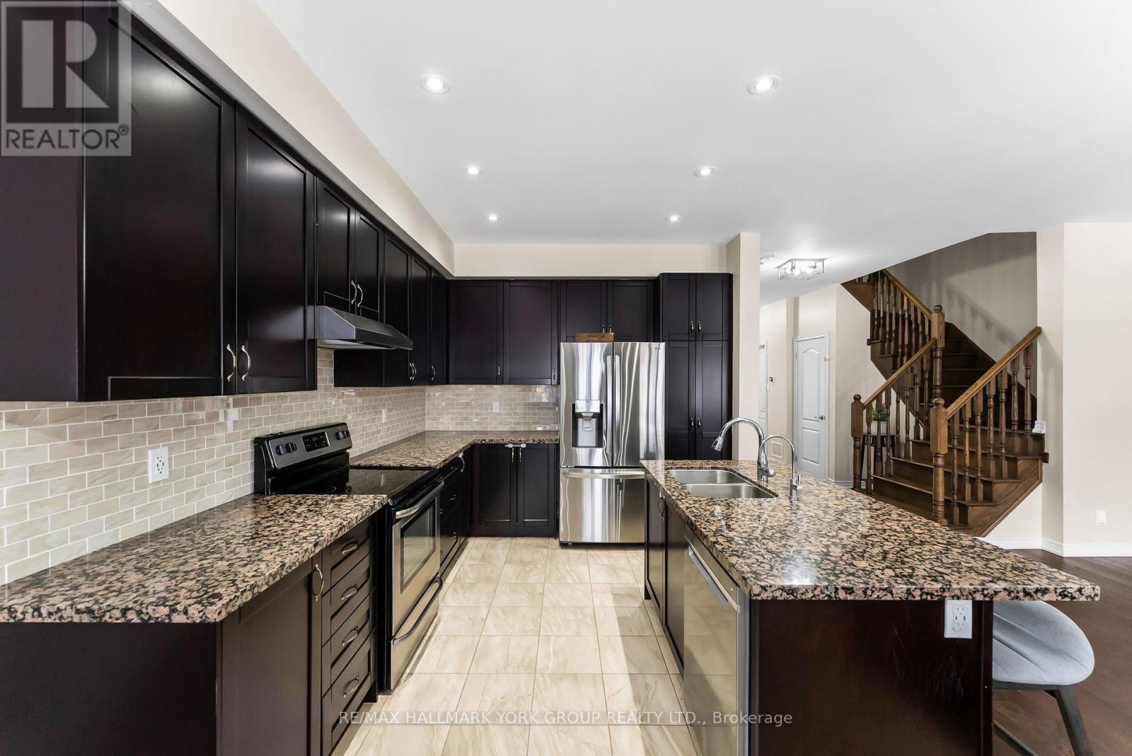 13 Charmuse Lane, East Gwillimbury, Ontario  L9N 1K9 - Photo 10 - N12982646